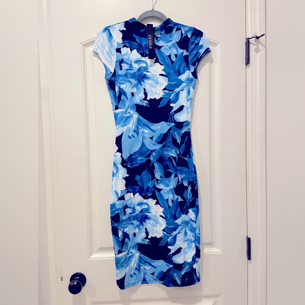 Joe and Elle mock-neck blue floral dress size medium